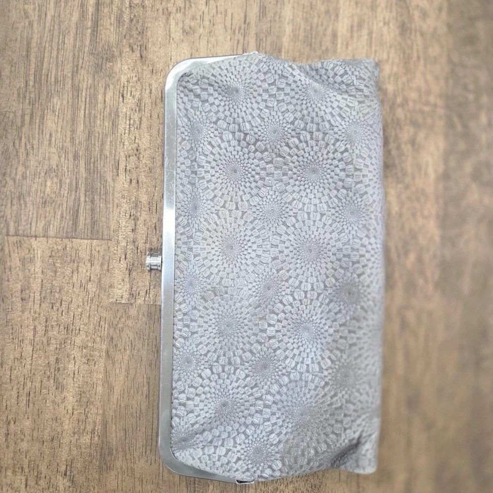 HOBO The Original Lauren Embossed  Leather Clutch Wallet - Picture 2 of 9